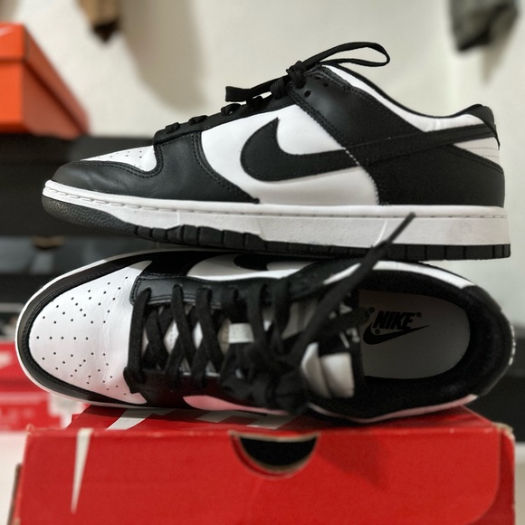Nike Dunk Low Retro White and Black Panda - Picture 4 of 10